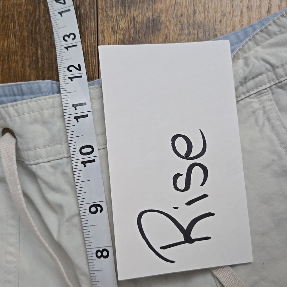 old navy white cargo shorts - Picture 5 of 6